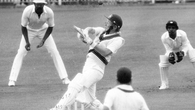 093621-kim-hughes-1981-test